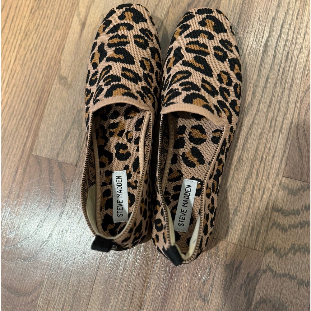 Steve Madden leopard print flats.  Size 9